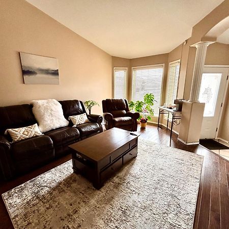 Saskatoon Lashyn Cove Homestay Екстер'єр фото