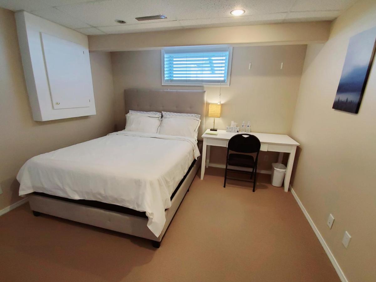 Saskatoon Lashyn Cove Homestay Екстер'єр фото