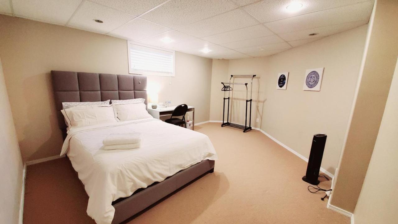 Saskatoon Lashyn Cove Homestay Екстер'єр фото