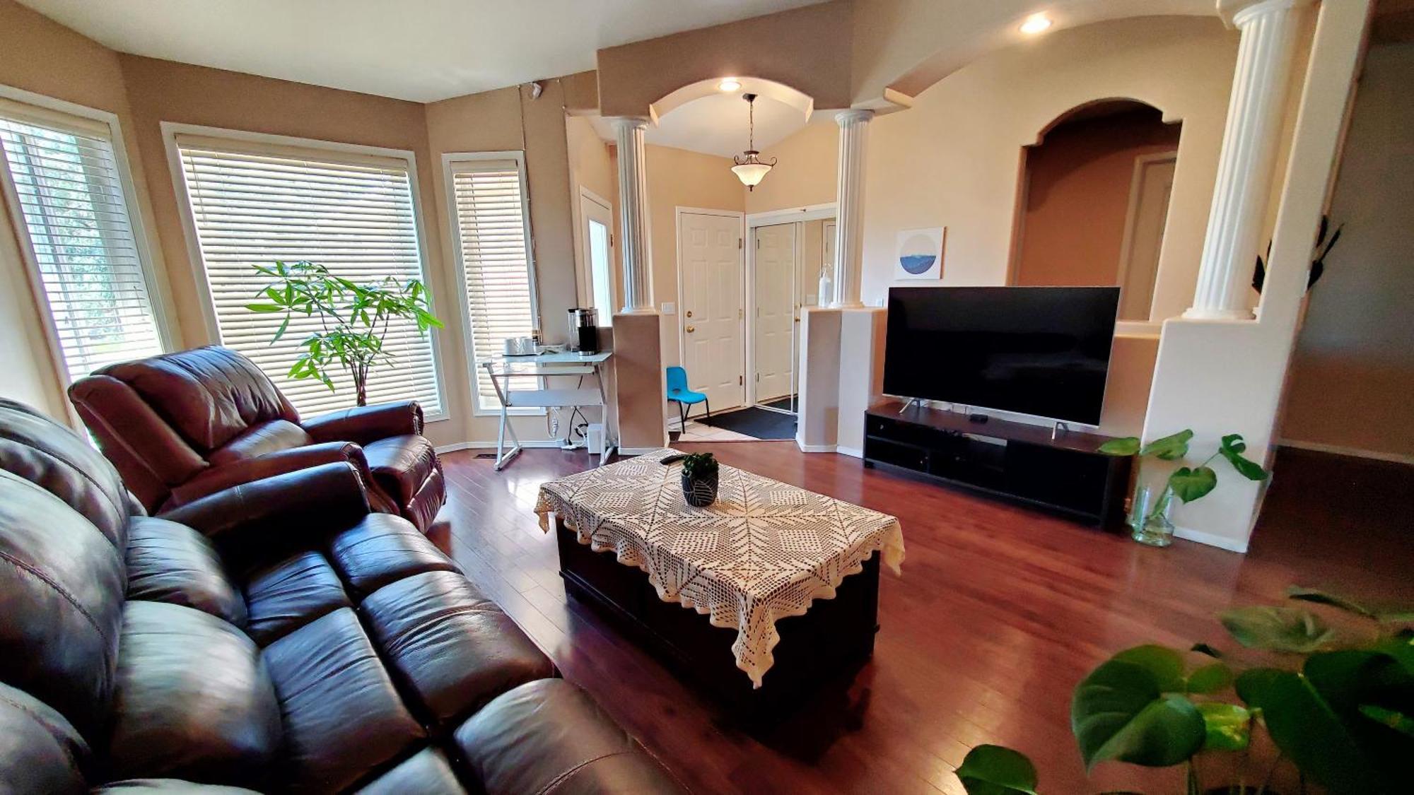Saskatoon Lashyn Cove Homestay Екстер'єр фото