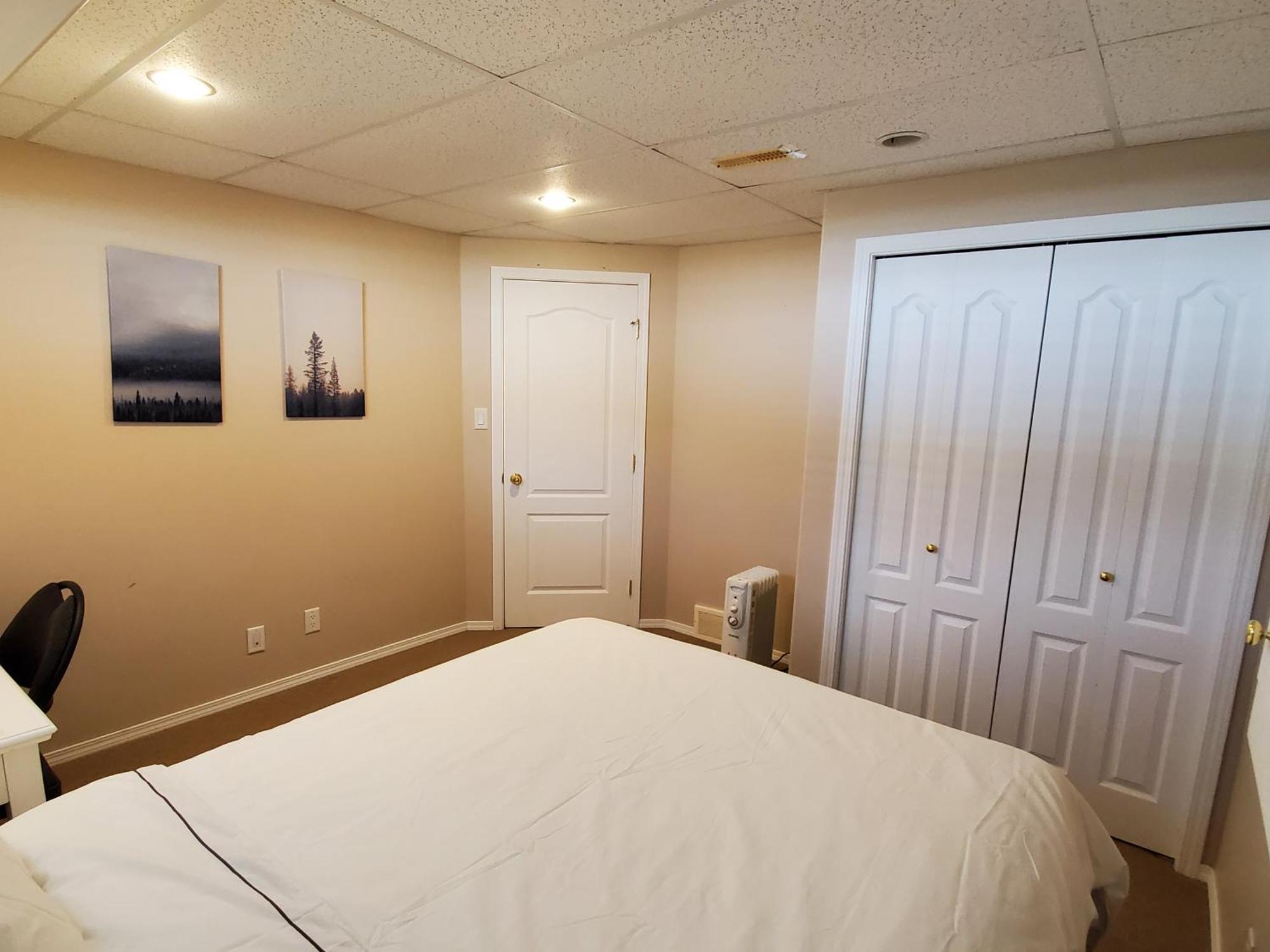 Saskatoon Lashyn Cove Homestay Екстер'єр фото