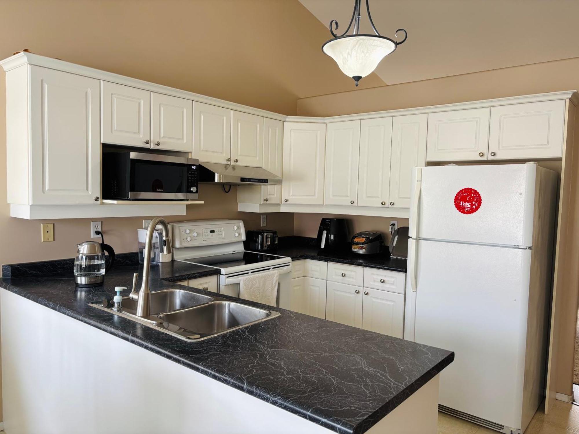 Saskatoon Lashyn Cove Homestay Екстер'єр фото